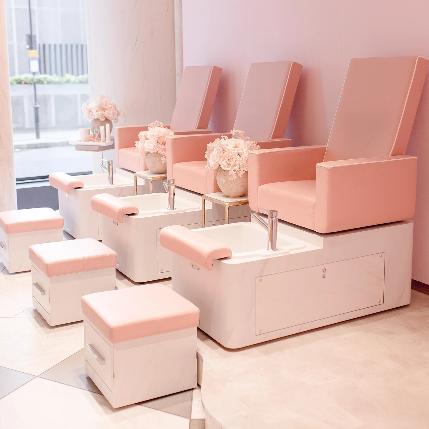 Naild It studio atmosphere